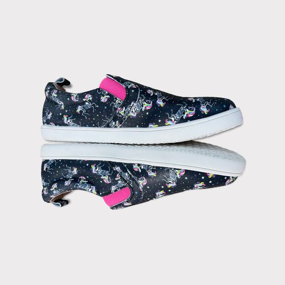 Monkey Feet Unicorn Slip On Glow In The Dark Girls Size 7-8 - Picture 7 of 9